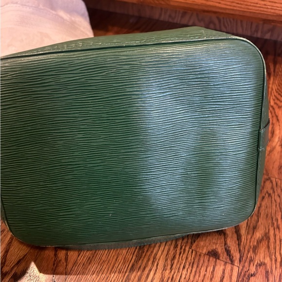 Vintage Louis Vuitton Epi Petit Noe - Picture 13 of 16